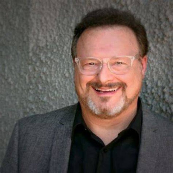 Who is Wayne Knight? Wiki, Age, Wife, Net Worth, Height, Ethnicity, Career ·